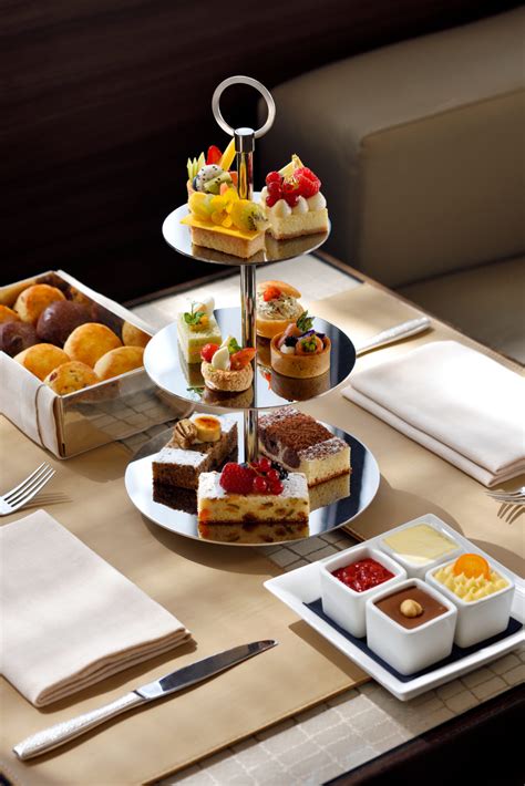 armani hotel dubai afternoon tea.